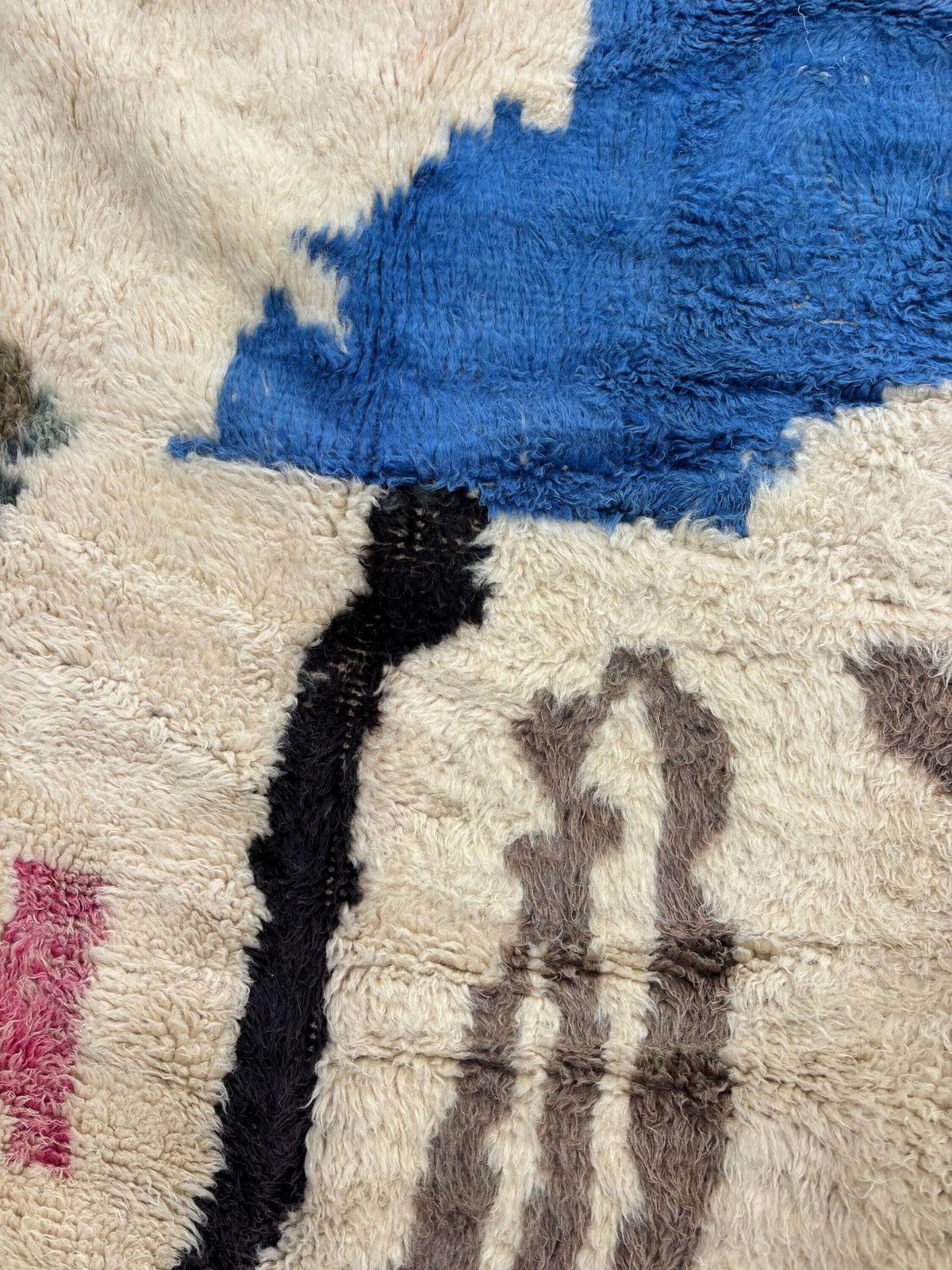 Tapis marocain Mrirt moderne 210 x 300 cm - Tapis berbère en laine fait main - Tapis abstrait coloré - Tapis contemporain de luxe photo vintage