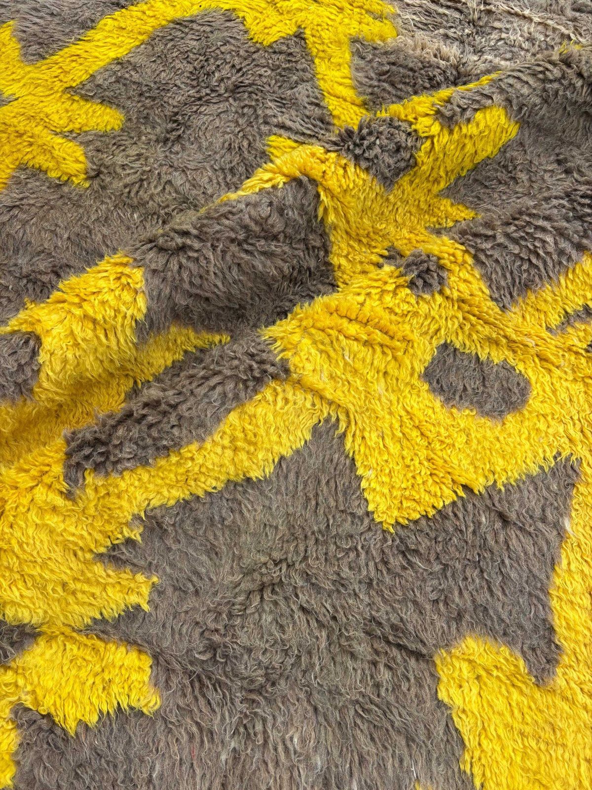 Tapis marocain Mrirt moderne 200x300 cm, tapis en laine géométrique jaune, tapis berbère fait main, tapis à poils longs de luxe, décor abstrait contemporain photo Textiles