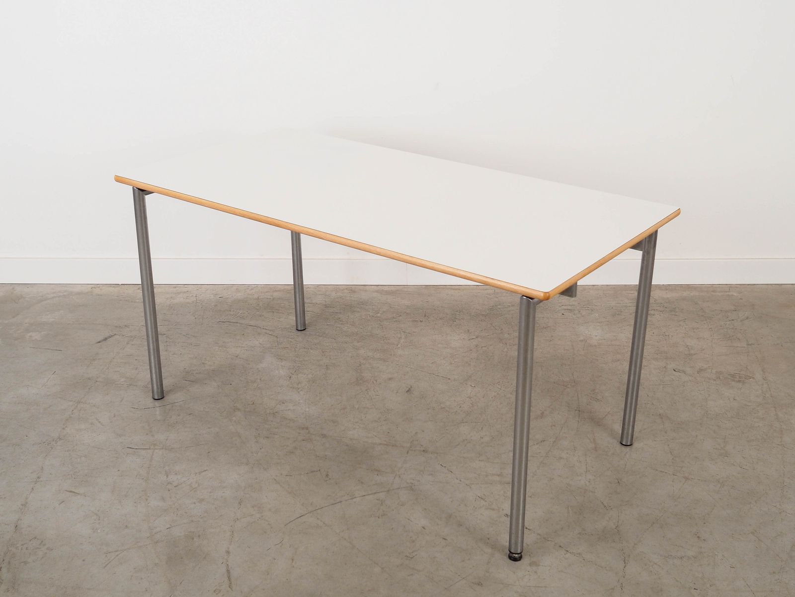 Gelamineerde tafel, Deens design, 2000, geproduceerd door Randers Møbelfabrik photo 739.0