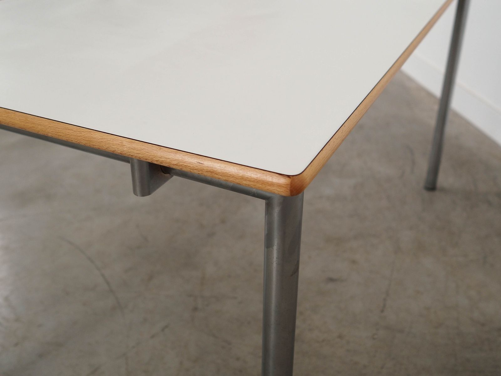Gelamineerde tafel, Deens design, 2000, geproduceerd door Randers Møbelfabrik photo buy