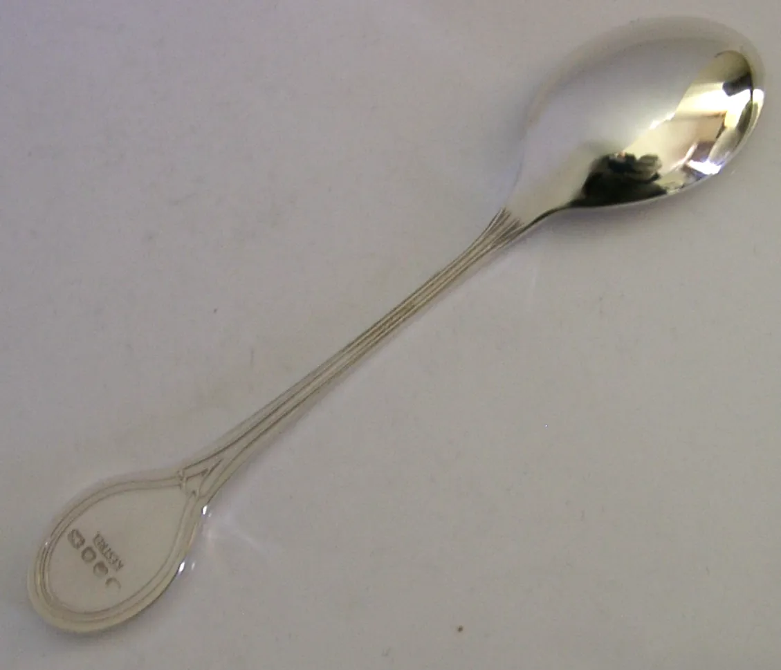 Heavy 27g Solid Sterling Silver Kestrel Spoon London 1975 Bird Animal photo Home Decor