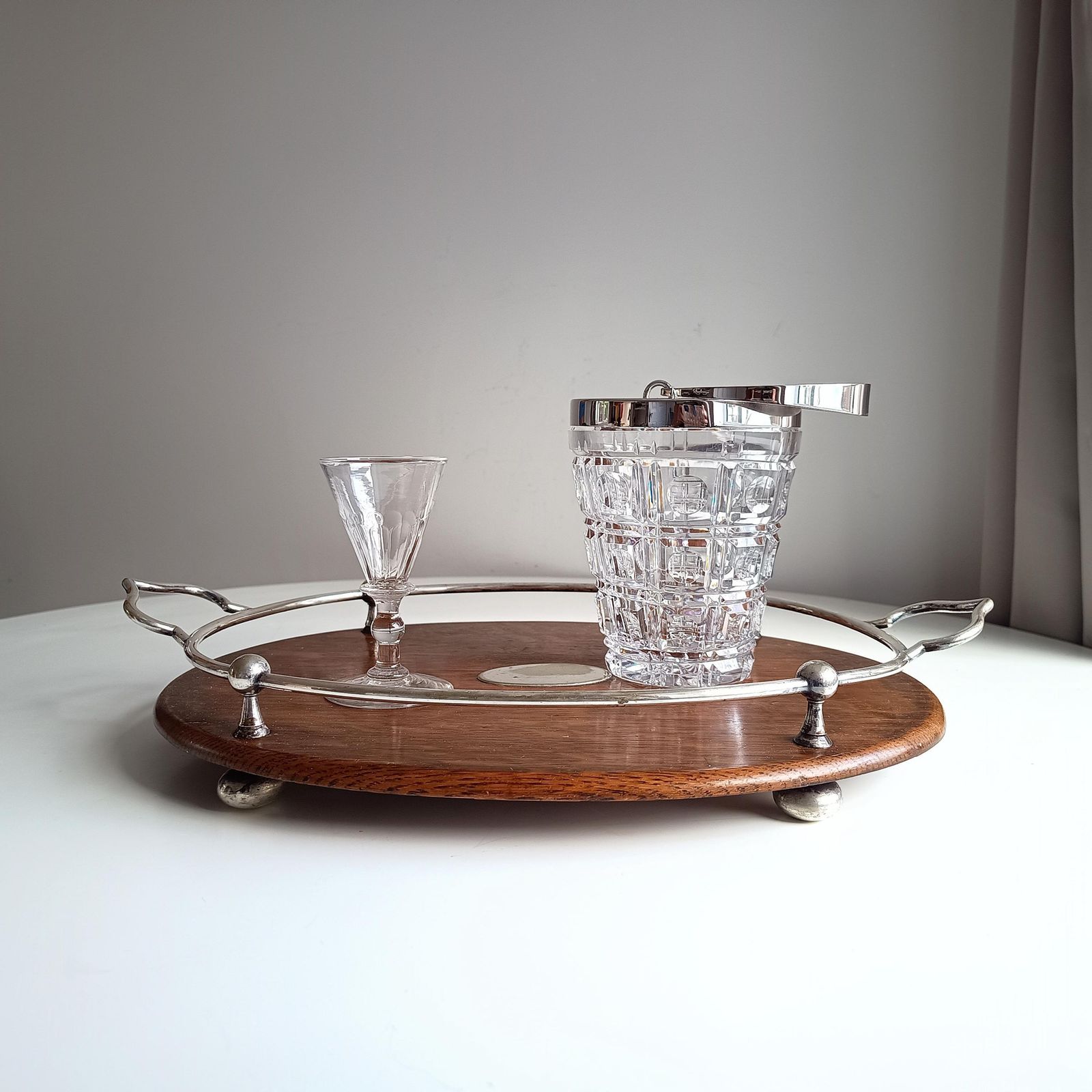 Mid Century Bistro IJsemmer, Jean Couzon Rhadango, Verzilverd, Blok en Lenssnede Kristal photo furniture