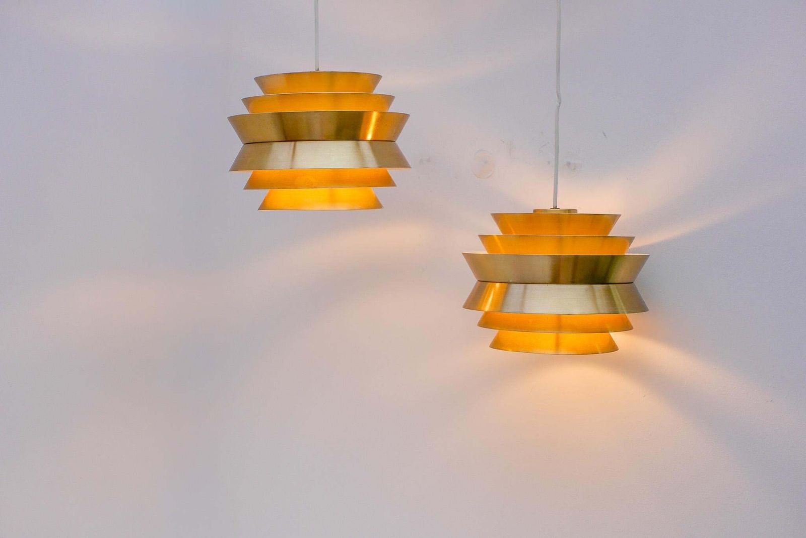 Elegante Hanglampen van Messing Gekleurd Metaal van Carl Thore, Zweden photo furniture