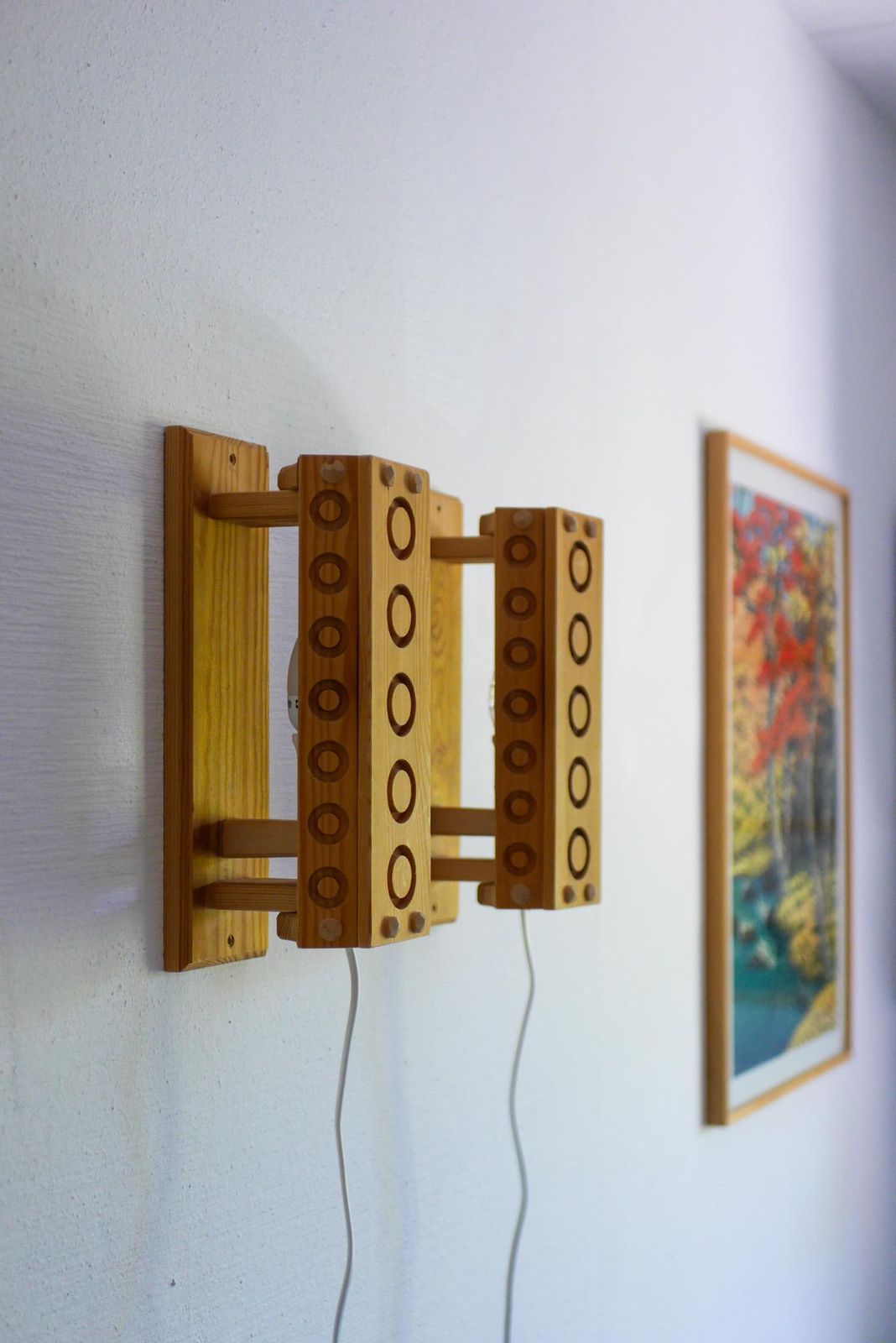 Luminaires Appliques scandinaves modern, paire d'appliques murales mid-century modern en bois de pin photo