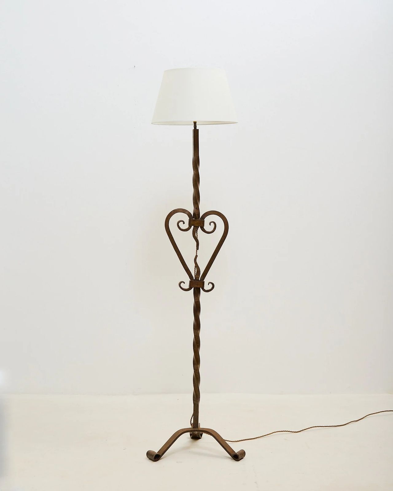 Sacre Couer lamp, jaren 1940 photo for sale