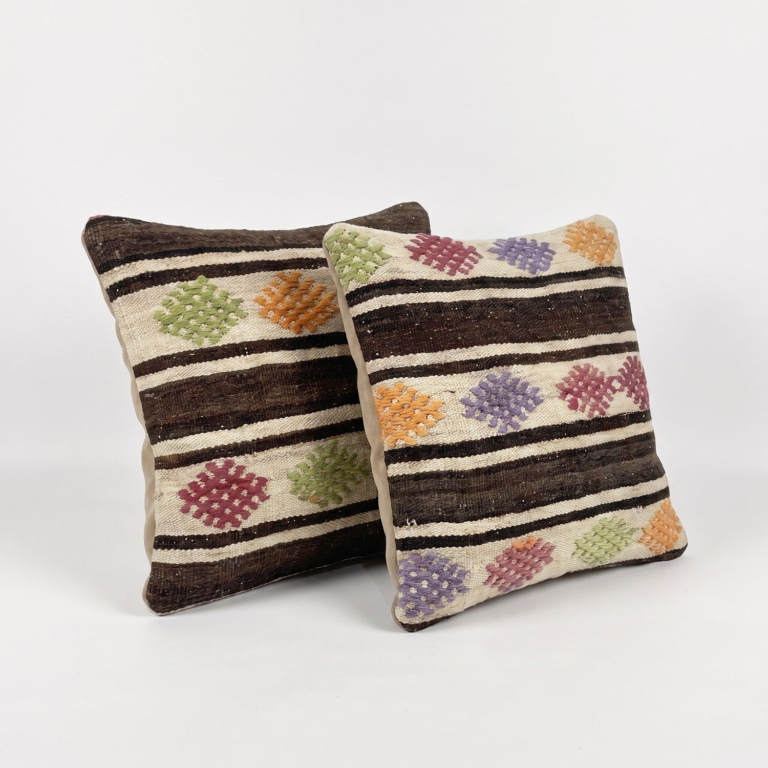 Housse de coussin kilim Oushak anatolien 49 x 50 cm, lot de deux photo for sale