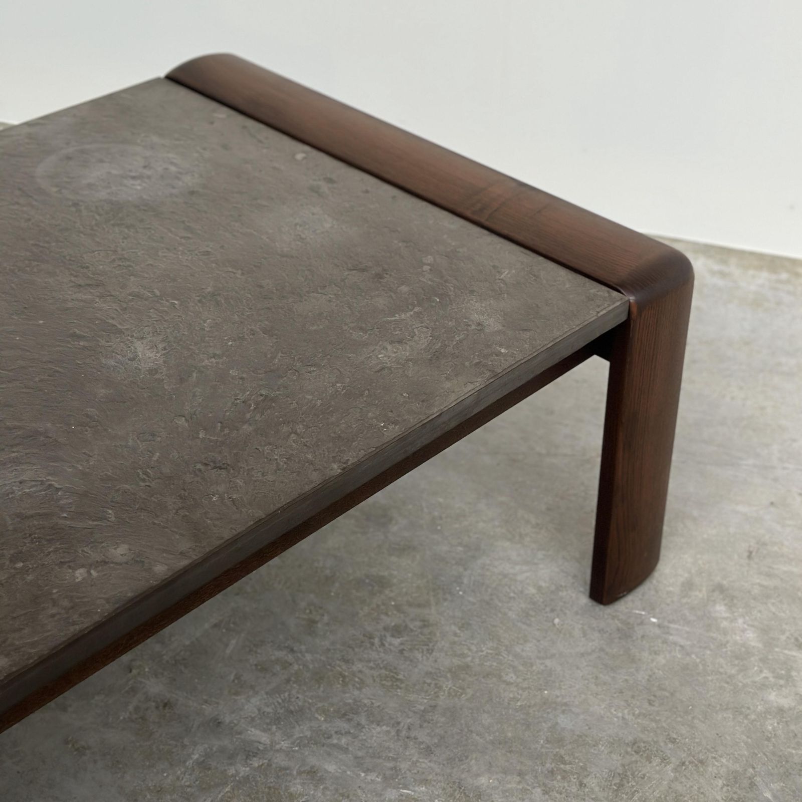 Vintage Belgische eiken en fossiel leisteen salontafel, Brutalist Modern, jaren 1970 photo 1030.0