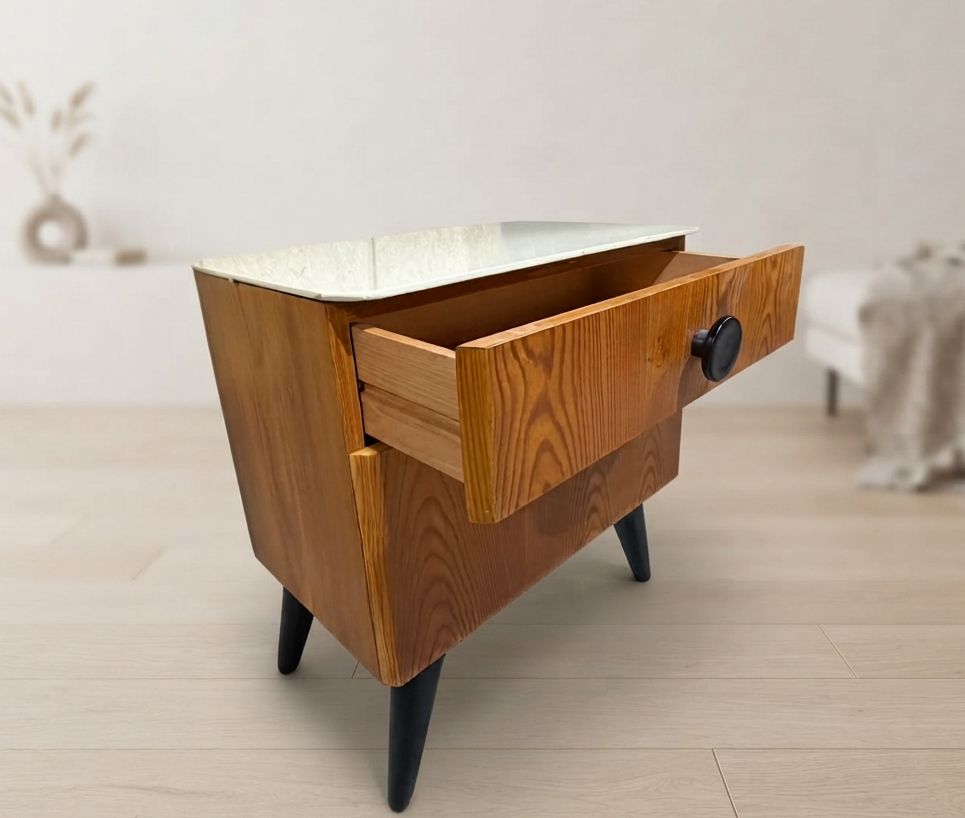 Meubels Volledig gerestaureerd nachtkastje van Jindřich Halabala voor ÚP Závody, mid-century modern, jaren 1950, Tsjecho-Slowakije, 55 × 51 × 37 cm photo