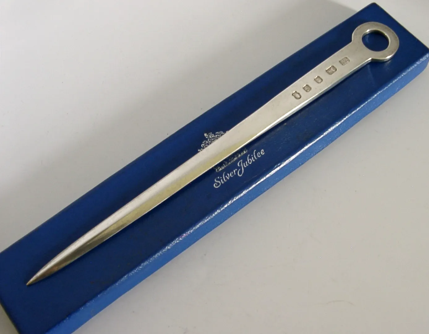Sterling Silver Desk Letter Envelope Opener 1977 Boxed Silver Jubilee 58g photo furniture