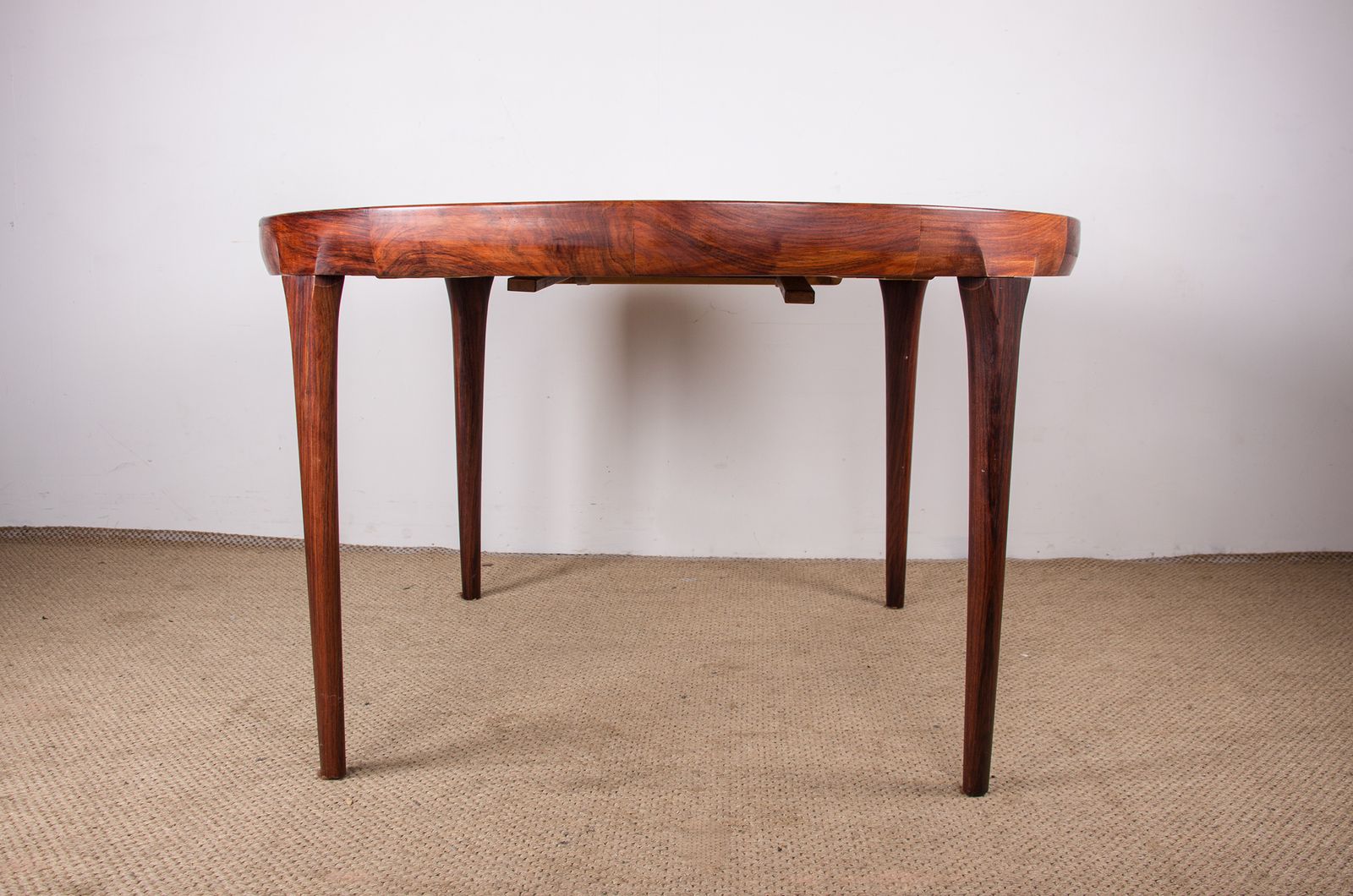 Table à manger danoise extensible en palissandre, par Ib Kofod Larsen pour Faarup Mobelfabrik.