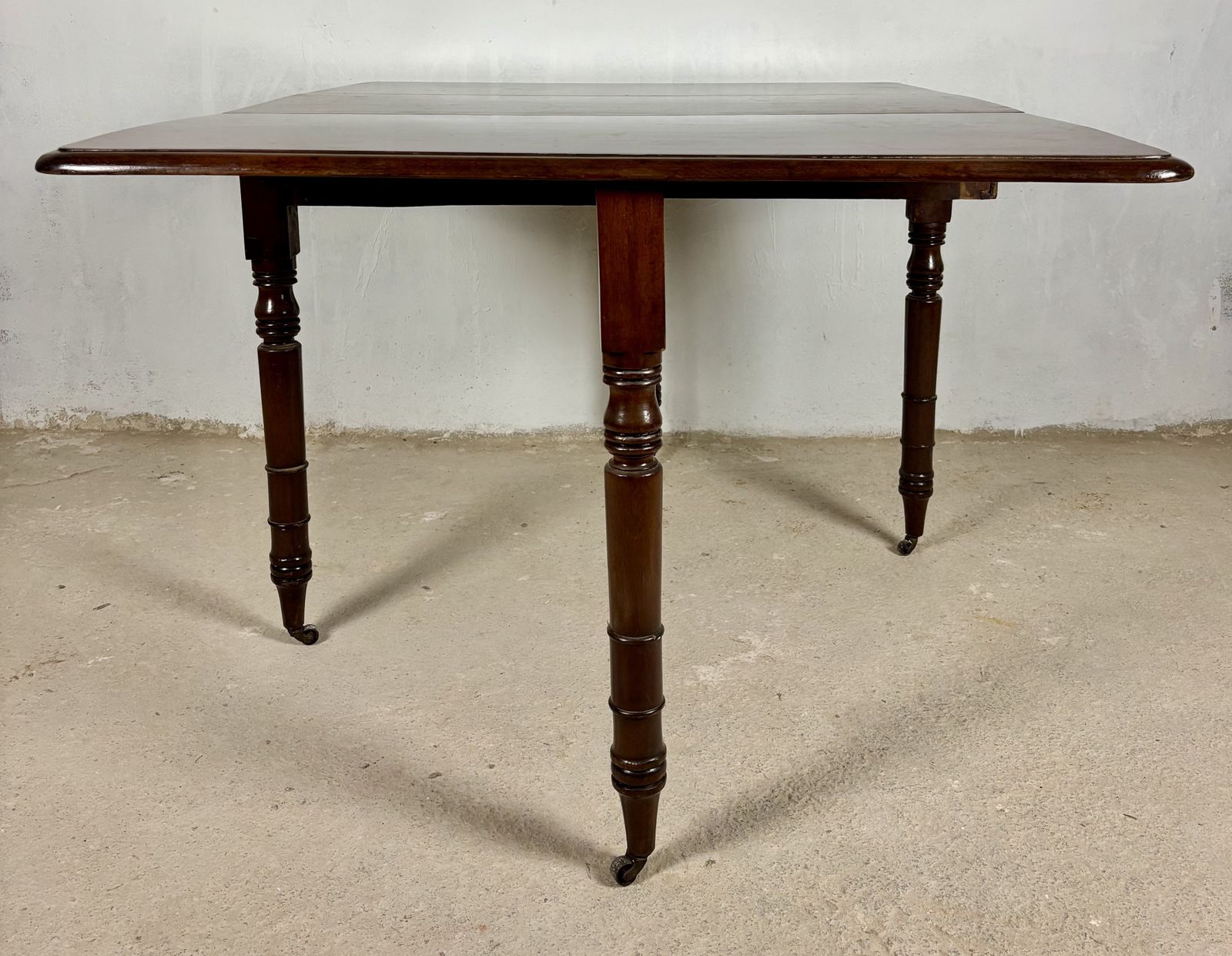 Spaanse klaptafel eettafel, ca. jaren 1930 photo vintage