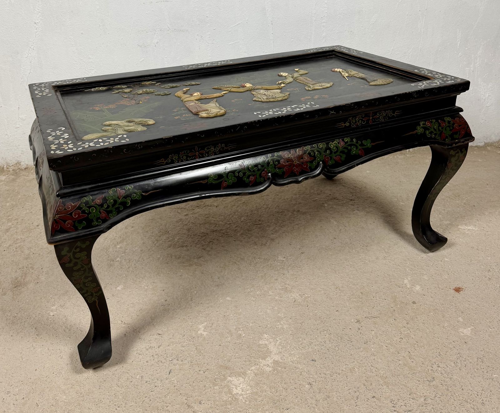 Meubels Chinese Zwartgelakte Salontafel Met Handgeschilderde Decoratie photo
