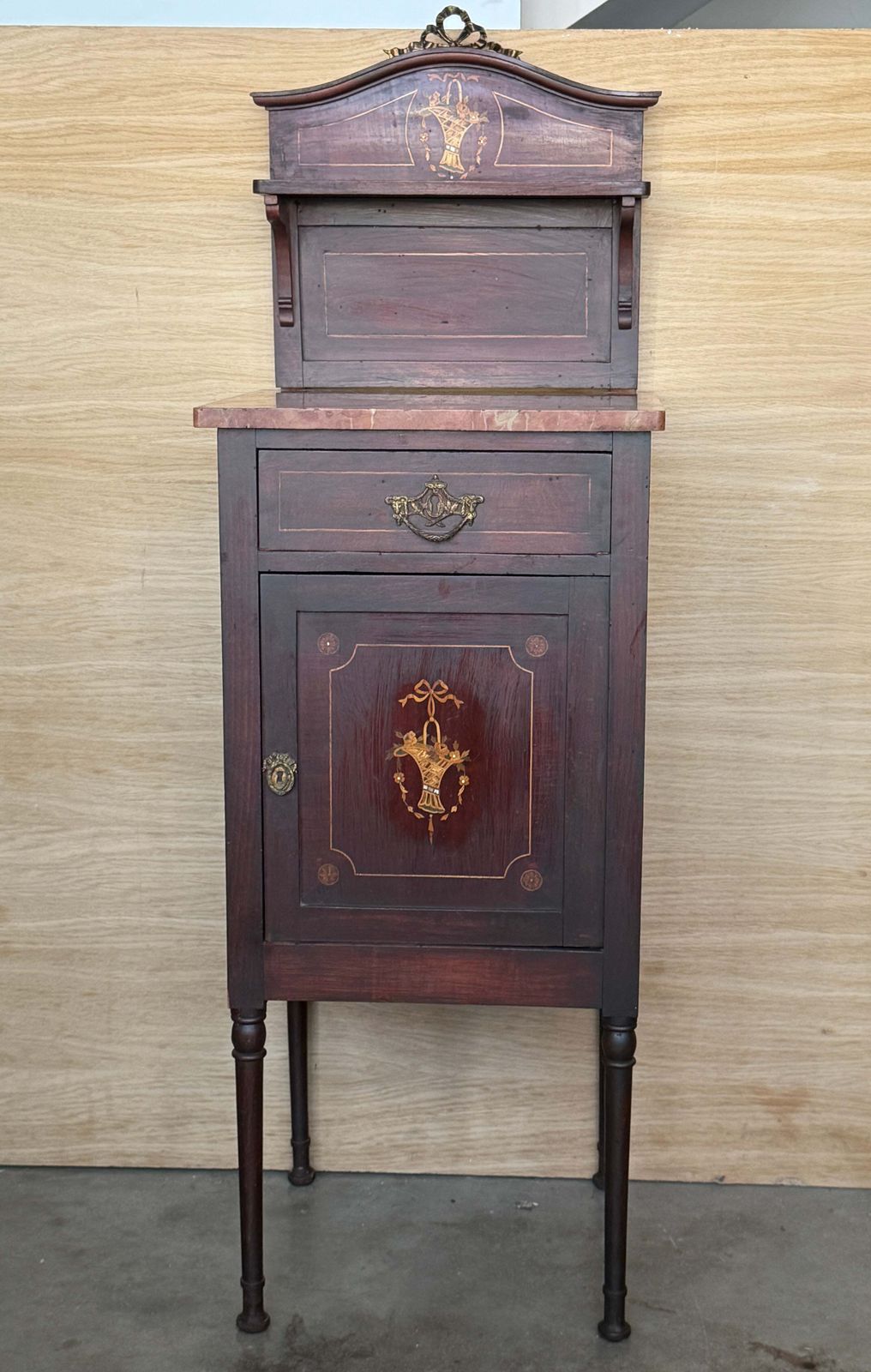 Paire de tables de chevet d'époque françaises en marqueterie, plateaux en marbre, fin du XIXe siècle photo 2997.0