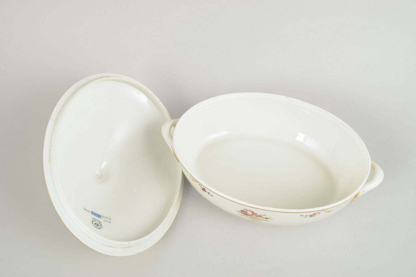 Royal Copenhagen. Golden Basket Oval Tureen In Porcelain. Dated 1964 photo for sale