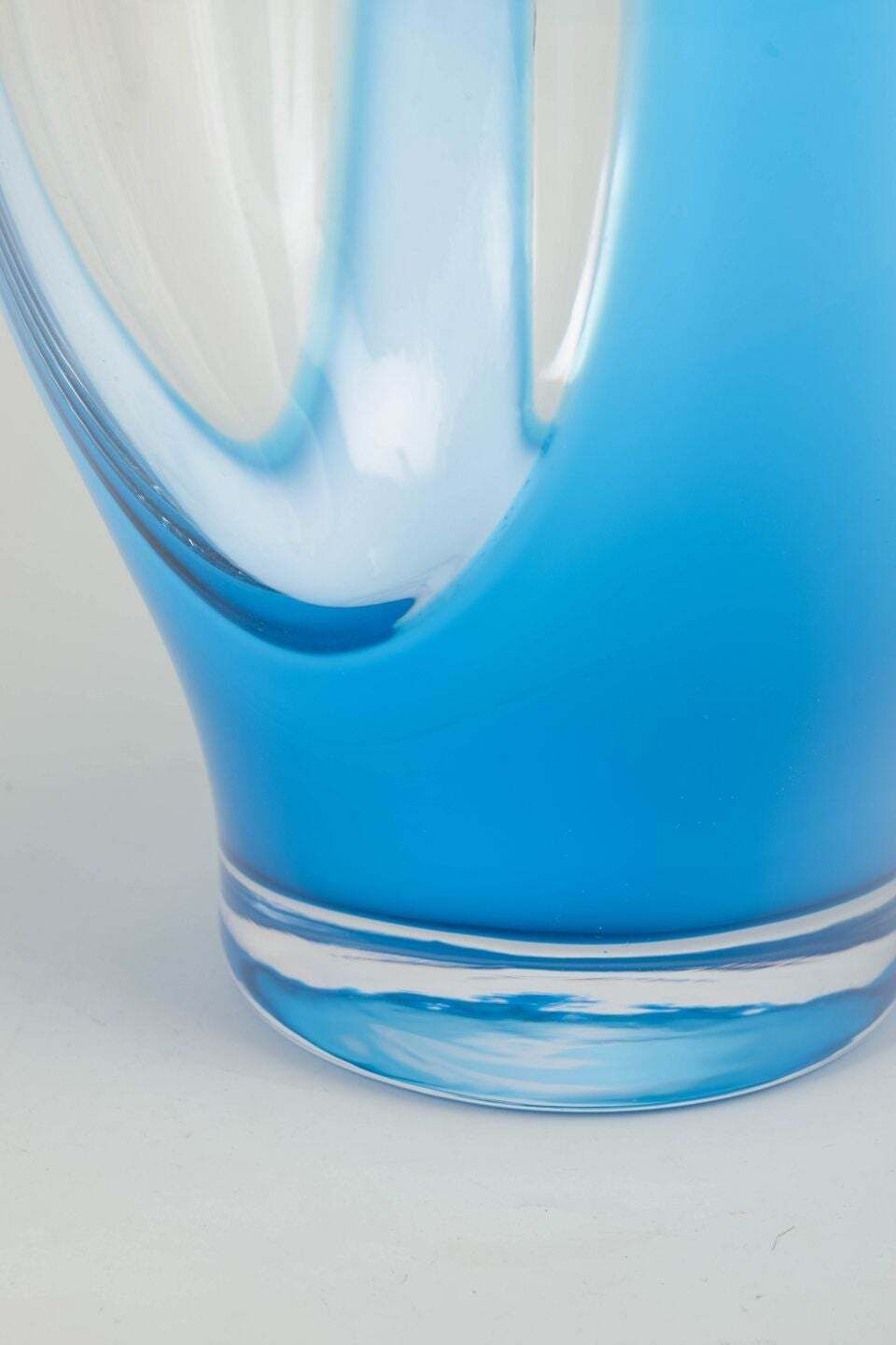 Vase en verre d'art monumental Books Glas, Kosta, Suède, fin du XXe siècle photo for sale