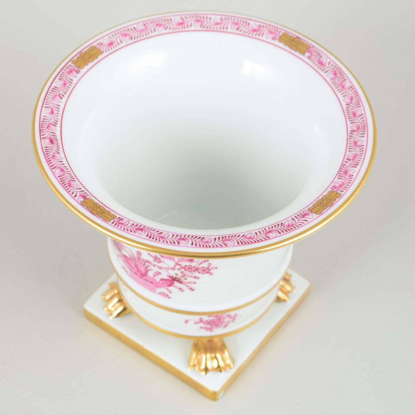 Herend. Pot à fleurs en porcelaine, décor « Indian Basket » rose. Années 1930/40 photo for sale