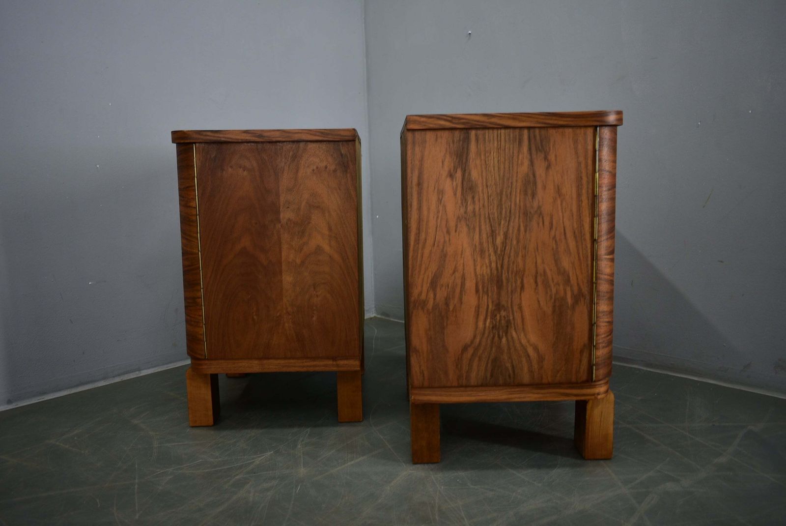 photo furniture Paar art deco nachtkastjes, Tsjecho-Slowakije, 1932