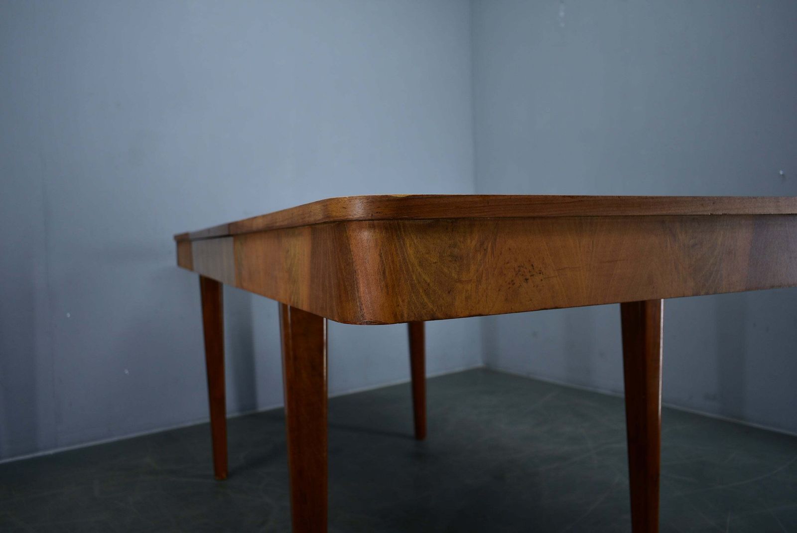 Jindrich Halabala uitschuifbare eettafel in walnoot, Tsjecho-Slowakije, 1939 photo buy