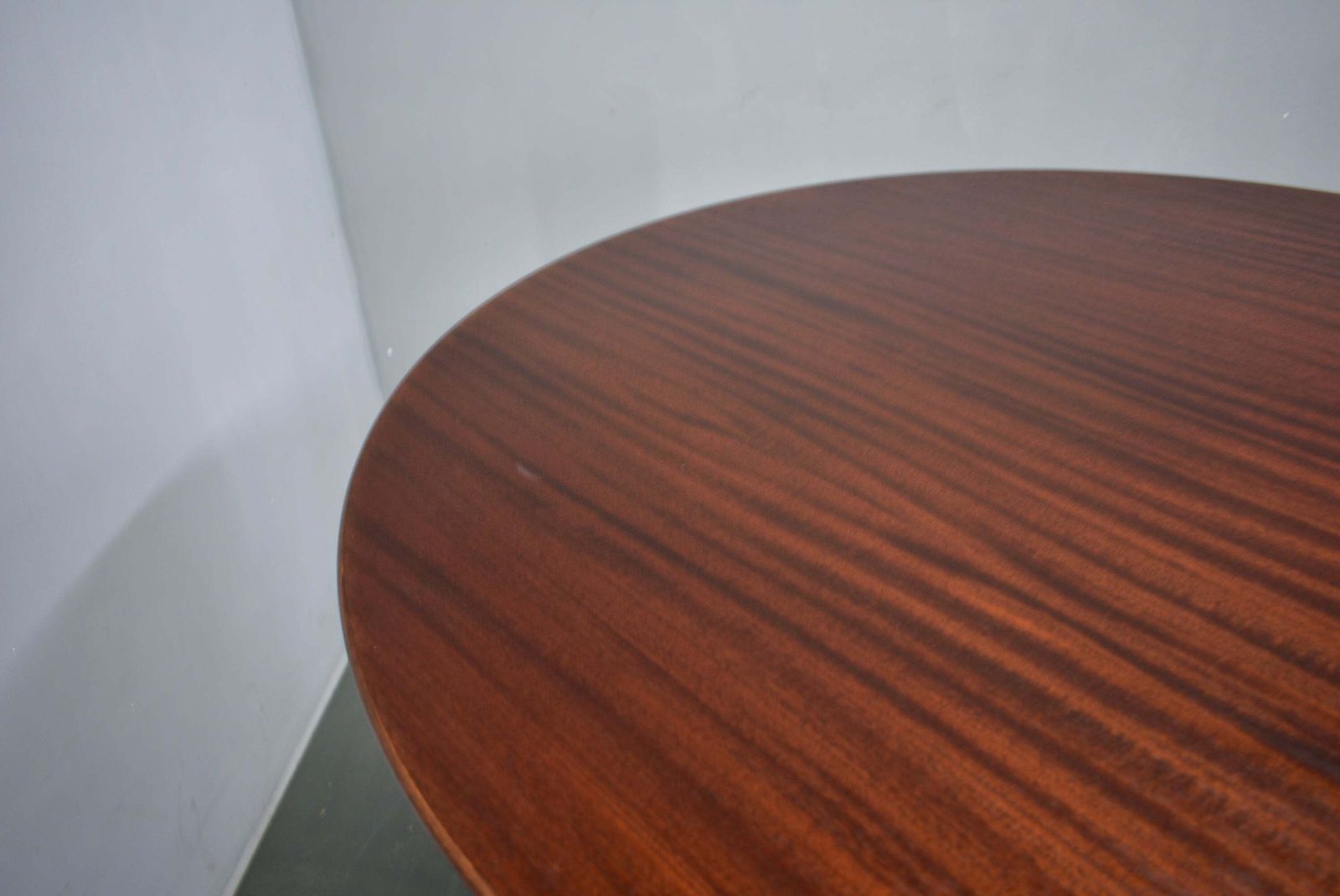 photo vinterior 1970s Round Mahogany Table By Drevotvar Jablonne, Czechoslovakia