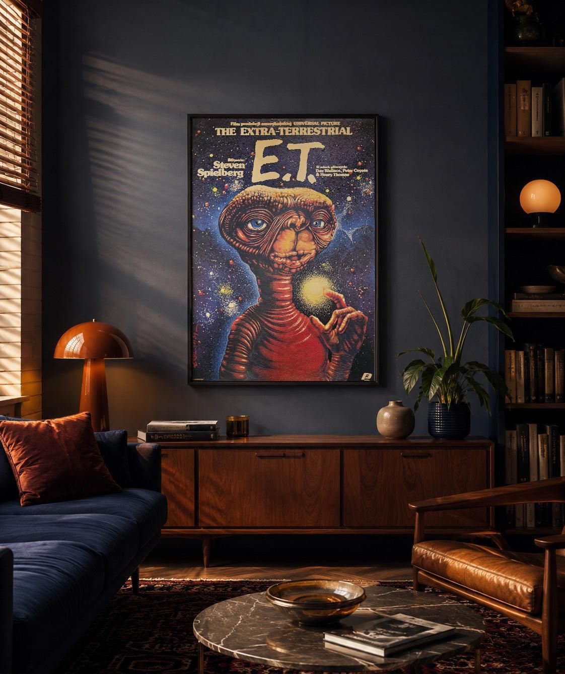 Affiche de cinéma polonaise B1 pour E.T. 1984, Jakub Erol photo furniture