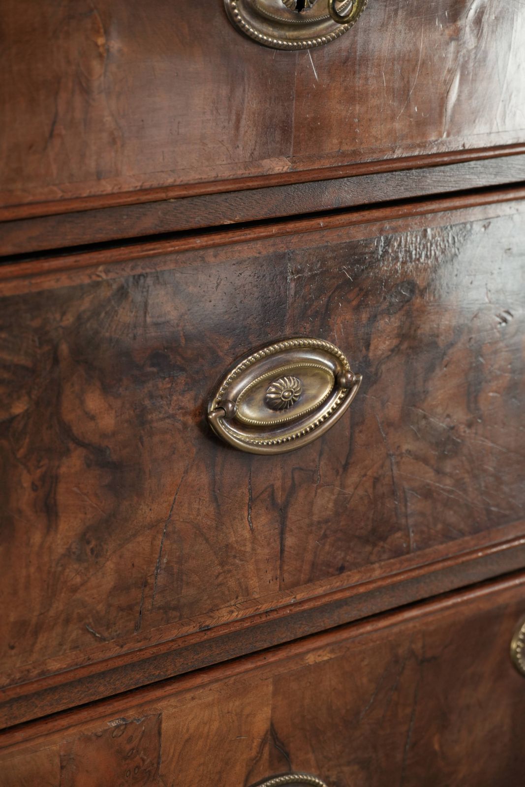 Large Antique 18th Century English Oak Double Chest Of Drawers With Burr Walnut Veneer And A Very Beautiful Appearance. photo buy
