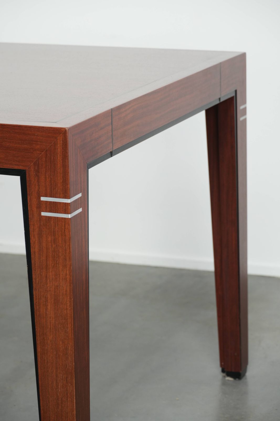 3260.0 Ruime art deco design eettafel voor 6 personen van Schuitema uit de Decoforma serie met unieke details. photo
