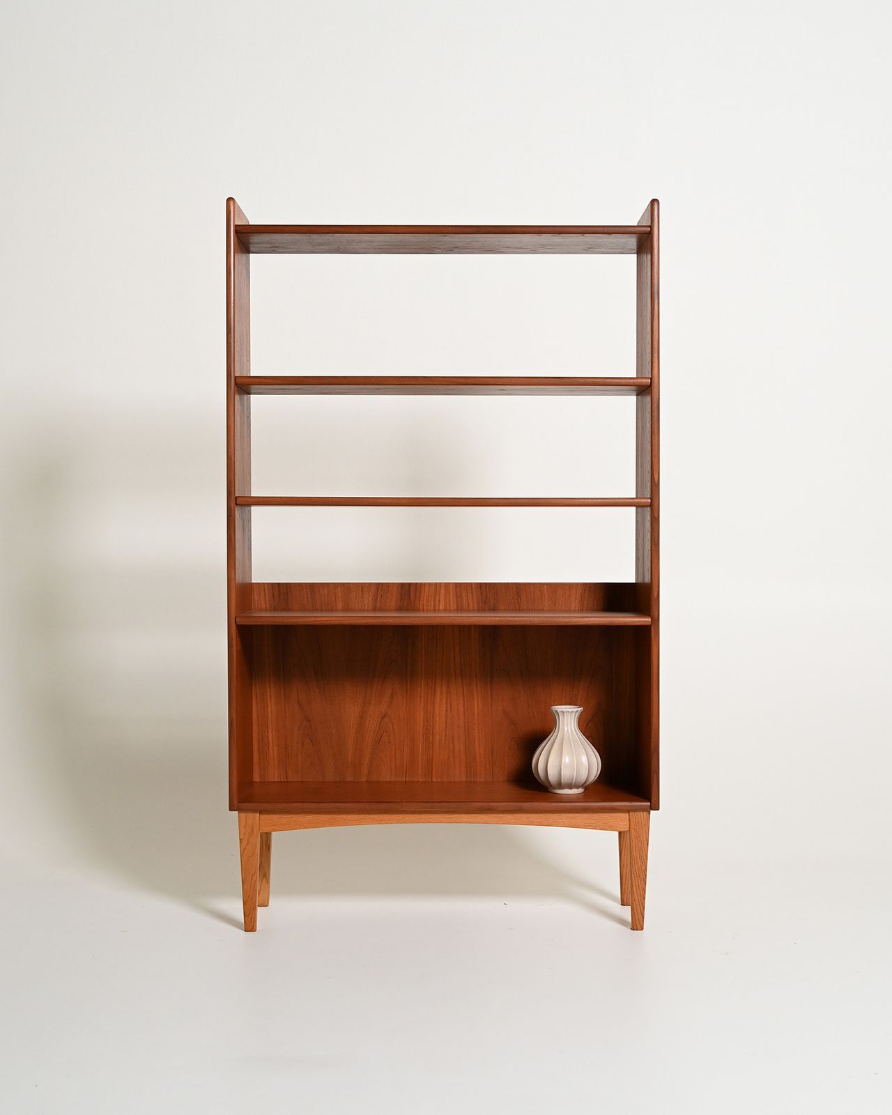 Teakhouten Boekenkast van Bränntorps, ca. jaren 1950 1960 photo furniture