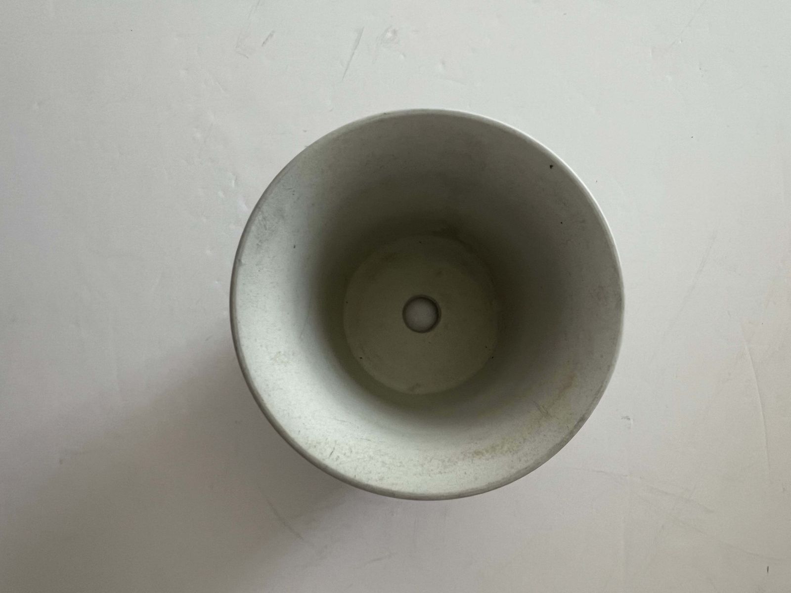 Wedgwood Jasperware kleine bloempot met onderbord, klassieke figuren, jaren 1920 photo vinterior