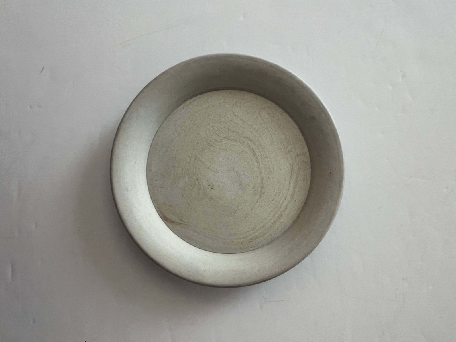 Tuindecoratie Wedgwood Jasperware kleine bloempot met onderbord, klassieke figuren, jaren 1920 photo