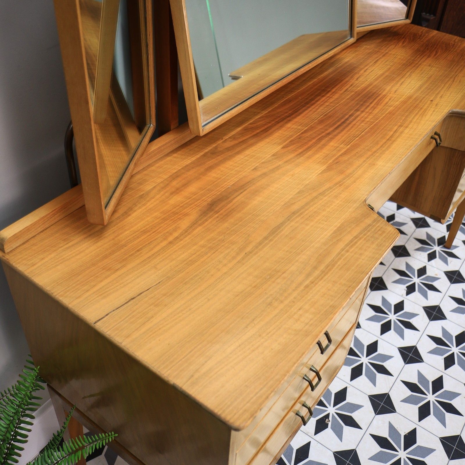 Alfred Cox Dressing Table In Walnut For Heals With Triple Square Mirrors. photo 575.0