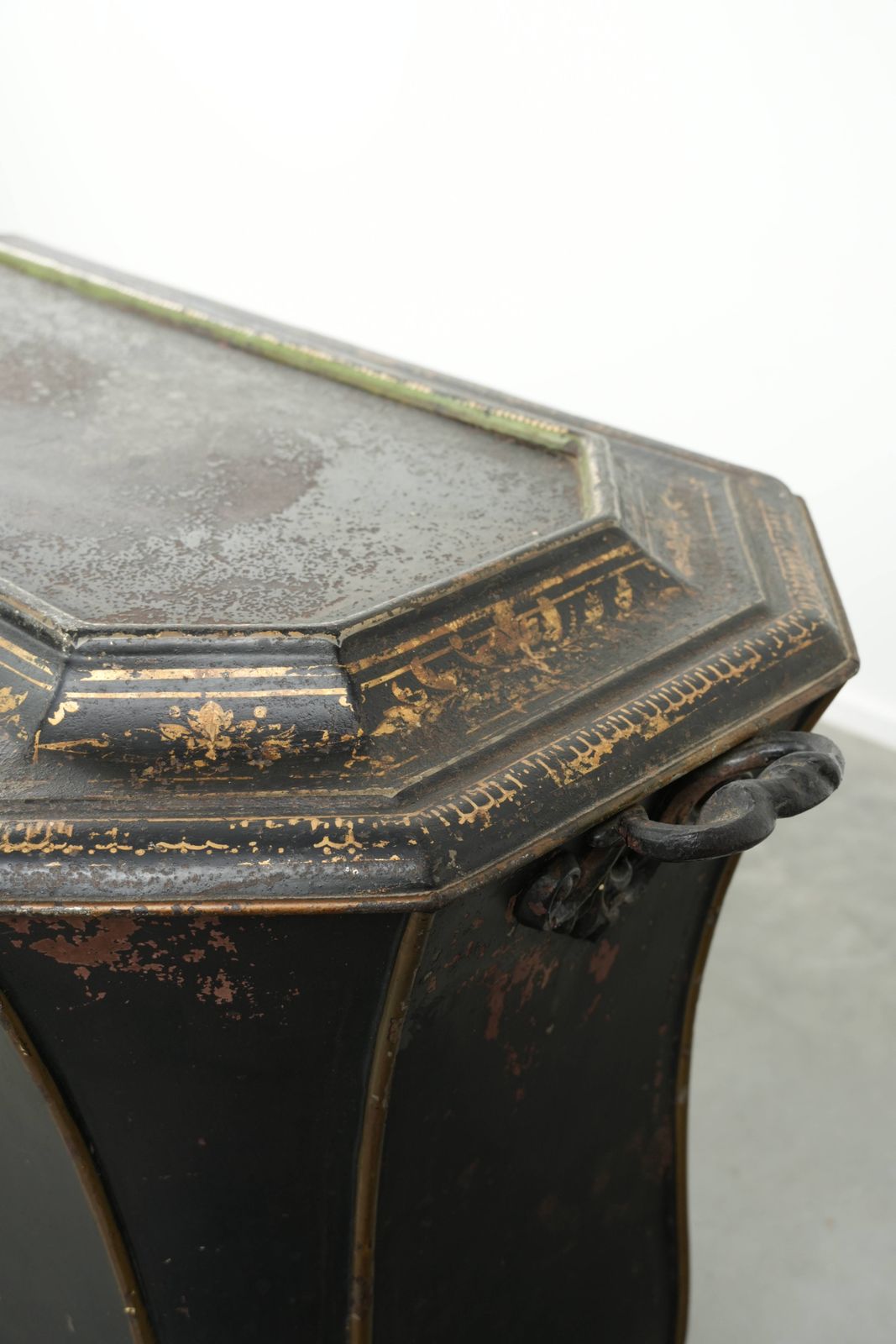 Home Fixtures Elegant Antique Coal/Hearth Bin In Chinoiserie Style From The 19th Century With Beautiful Accents And Brass Ornaments. photo
