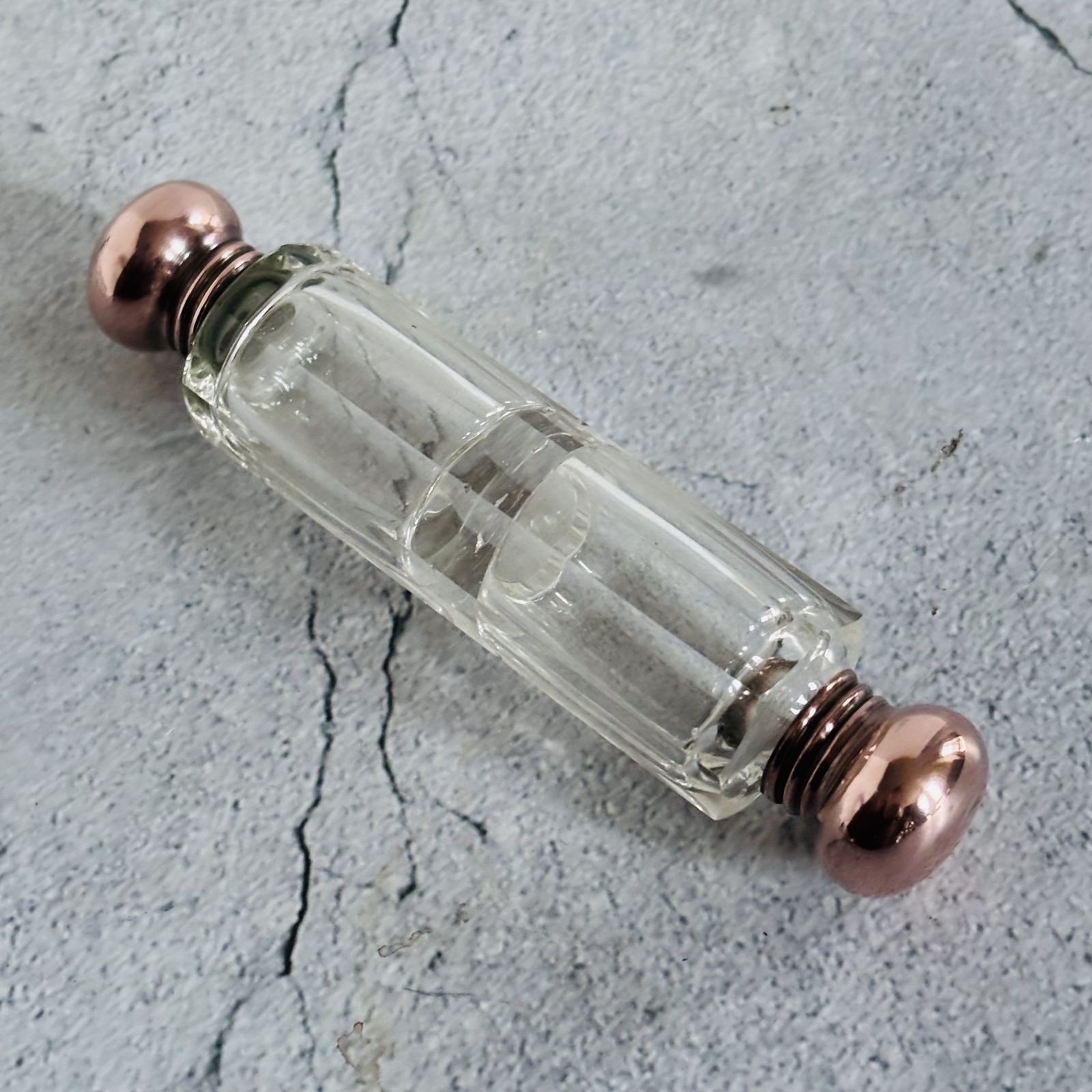 photo vintage Antique Glass Double Ended Scent Bottle