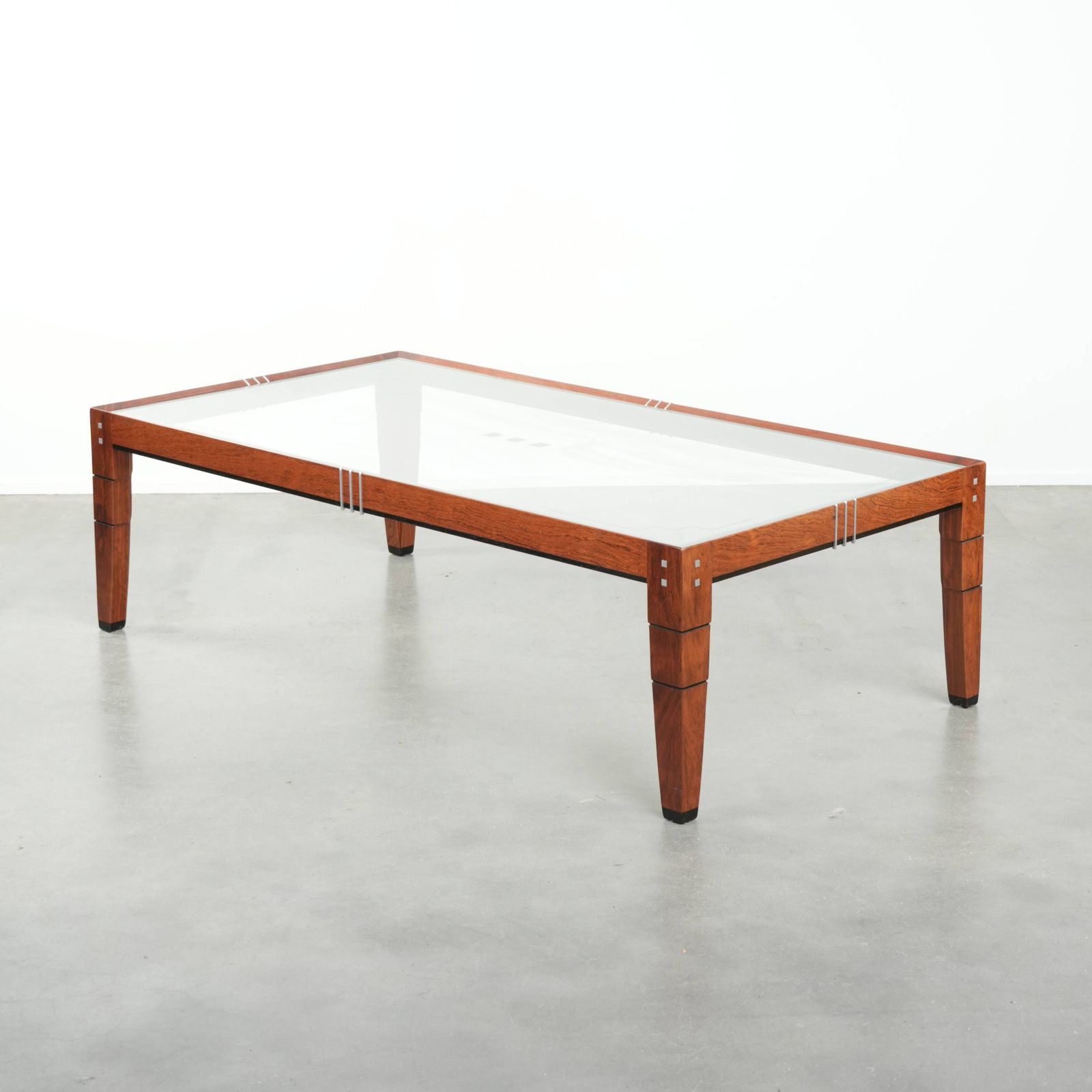 Art Deco Salontafel Met Glazen Blad, In Zeer Goede Staat.