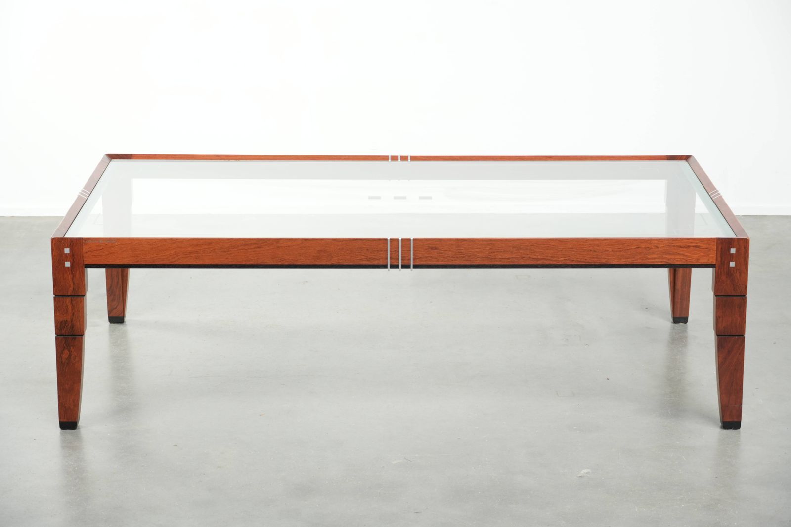 Art Deco Salontafel Met Glazen Blad, In Zeer Goede Staat. photo furniture