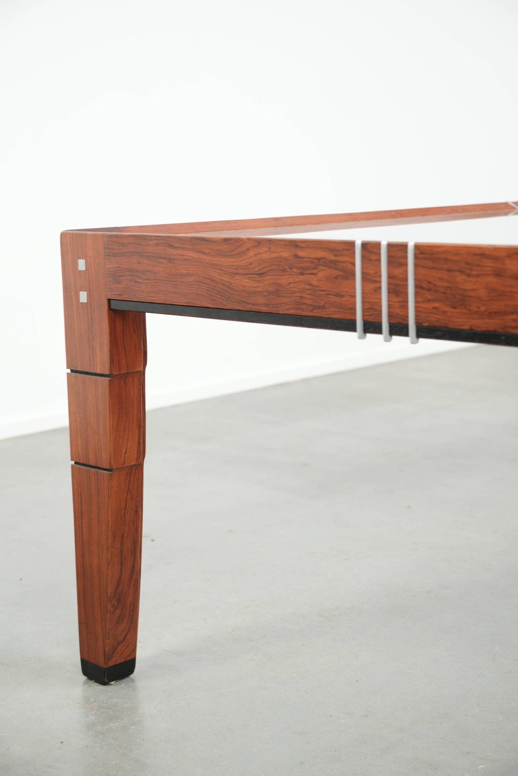 Meubels Art Deco Salontafel Met Glazen Blad, In Zeer Goede Staat. photo