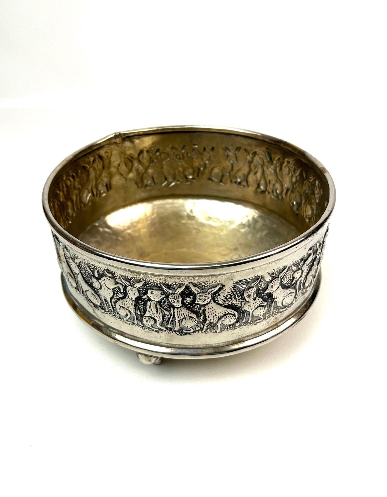 Coupe de milieu de table d'époque en métal argenté, lapins en relief, Allemagne, vers 1880