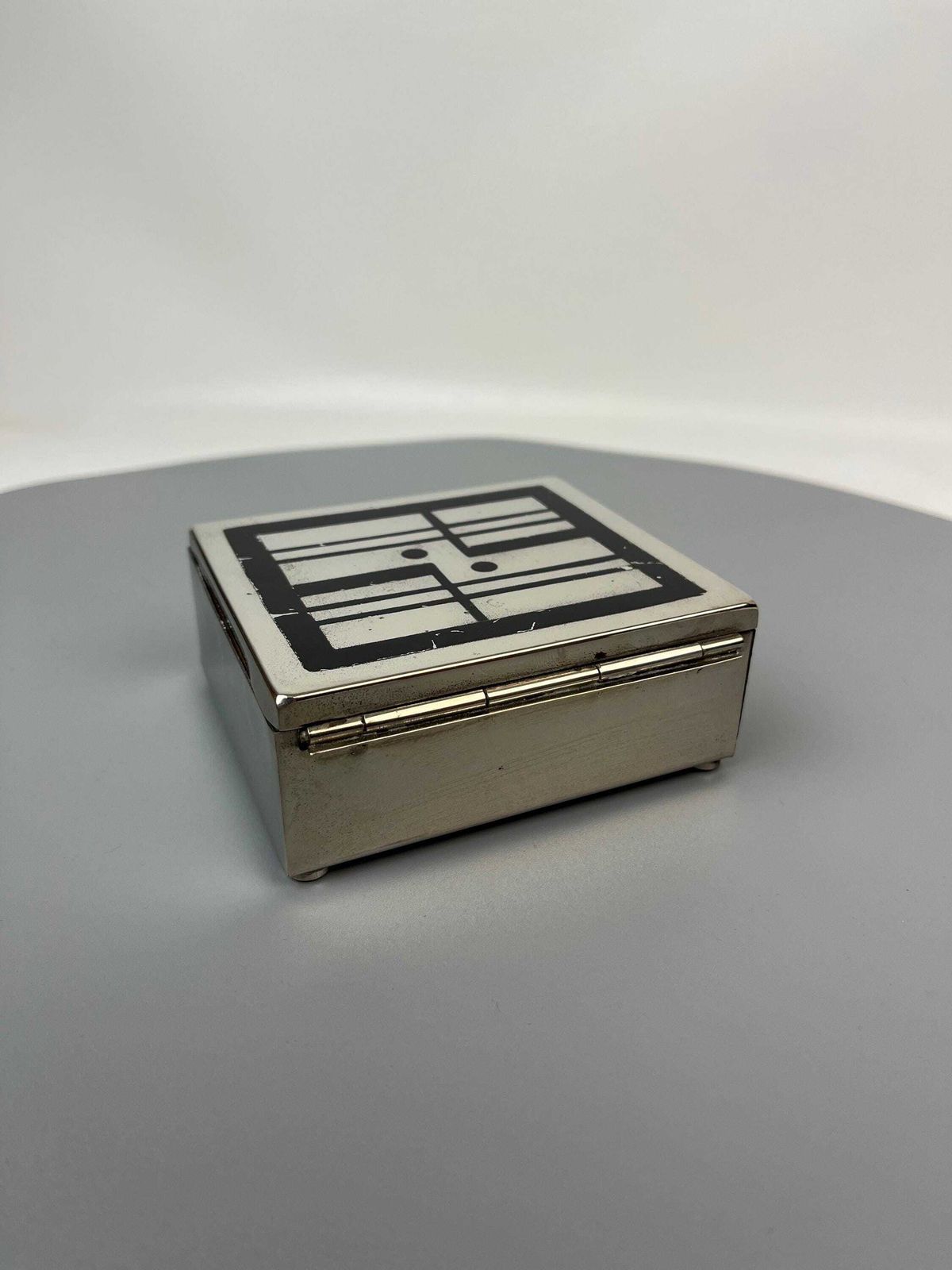 Rare petite boîte à bijoux cubiste suprématiste en émail, Bauhaus Art déco, Allemagne, 1925 photo Décoration