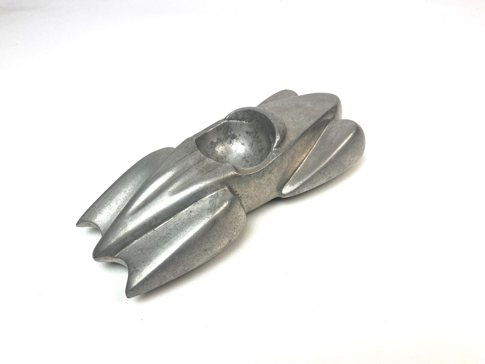 Cendrier de voiture Art Deco Bauhaus Streamline, sculpture de bureau, 1930 photo 516.0