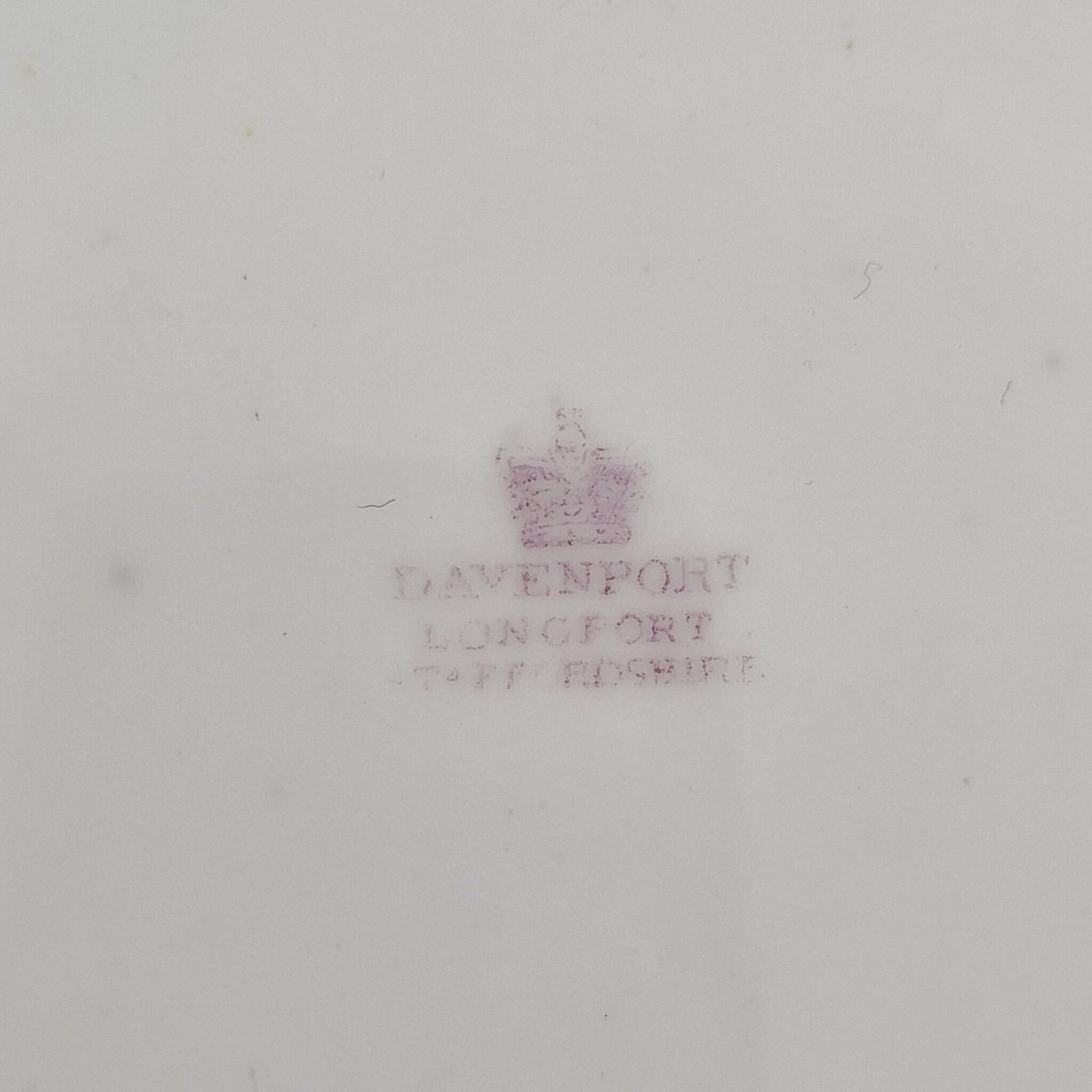 photo furniture Davenport Victoriaans beenderporselein sauskom set, ca. 1845-1860