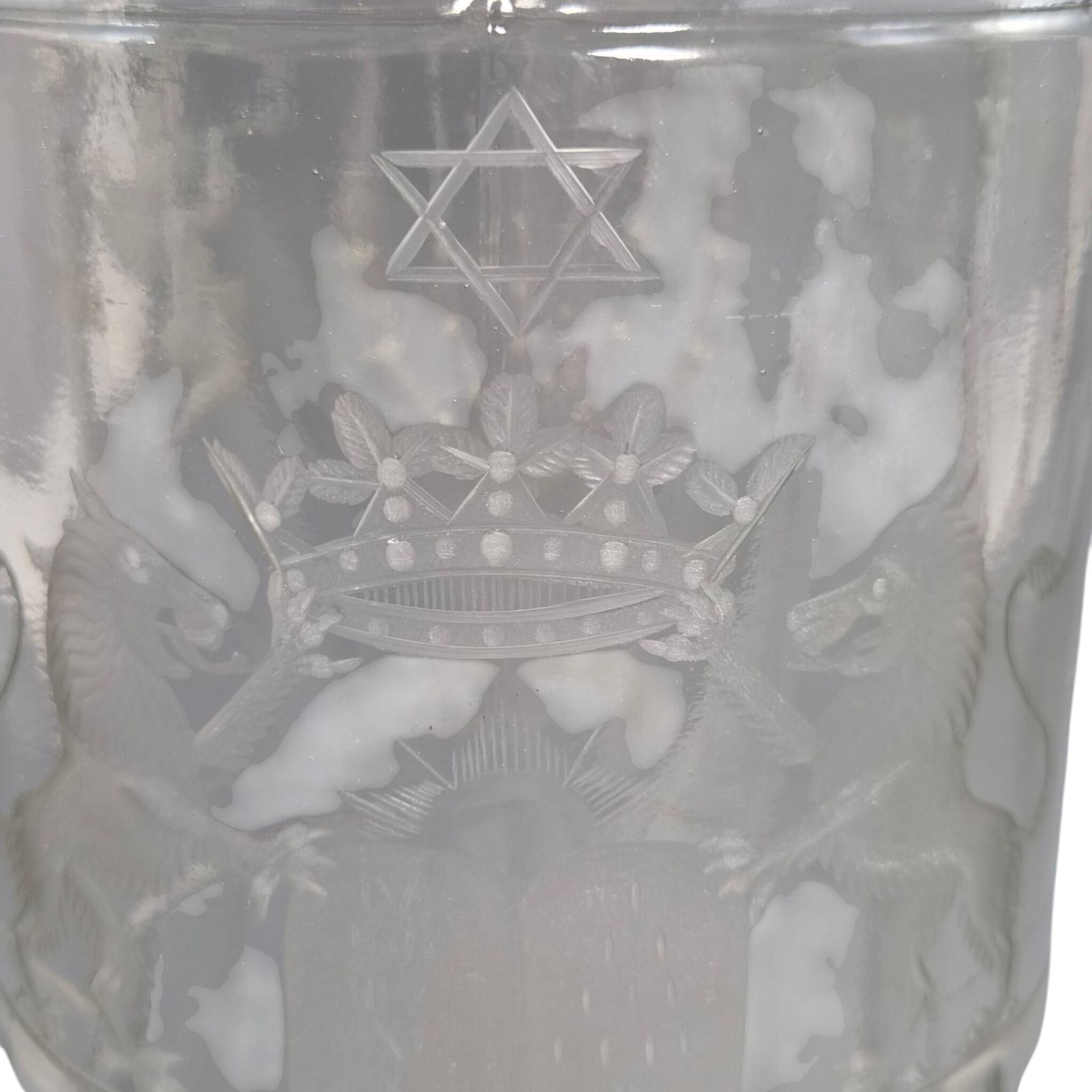 15000.0 Grote Boheemse Joods-Vrijmetselaarsceremoniële Gegraveerde Glazen Beker, ca. 1850-1860 photo