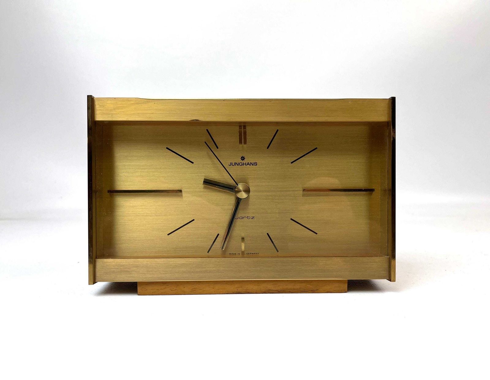 Mid-Century Messing Bureauklok van Junghans, Hollywood Regency, Duitsland, 1960 photo for sale