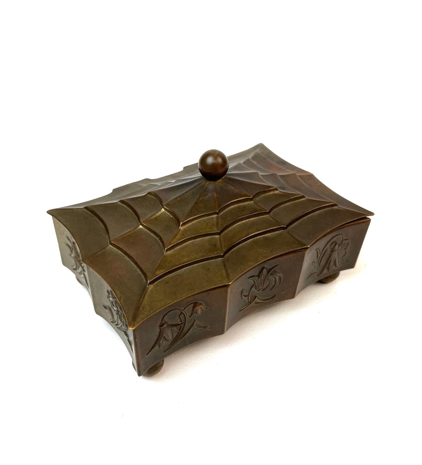 Boîte à bijoux Art déco Bauhaus Sécession viennoise, par Dagobert Peche pour Wiener Werkstätte