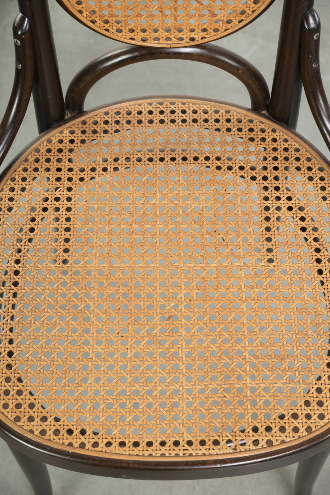 photo furniture Set van 6 vintage Thonet Long John design eetkamerstoelen/bistrostoelen met webbing