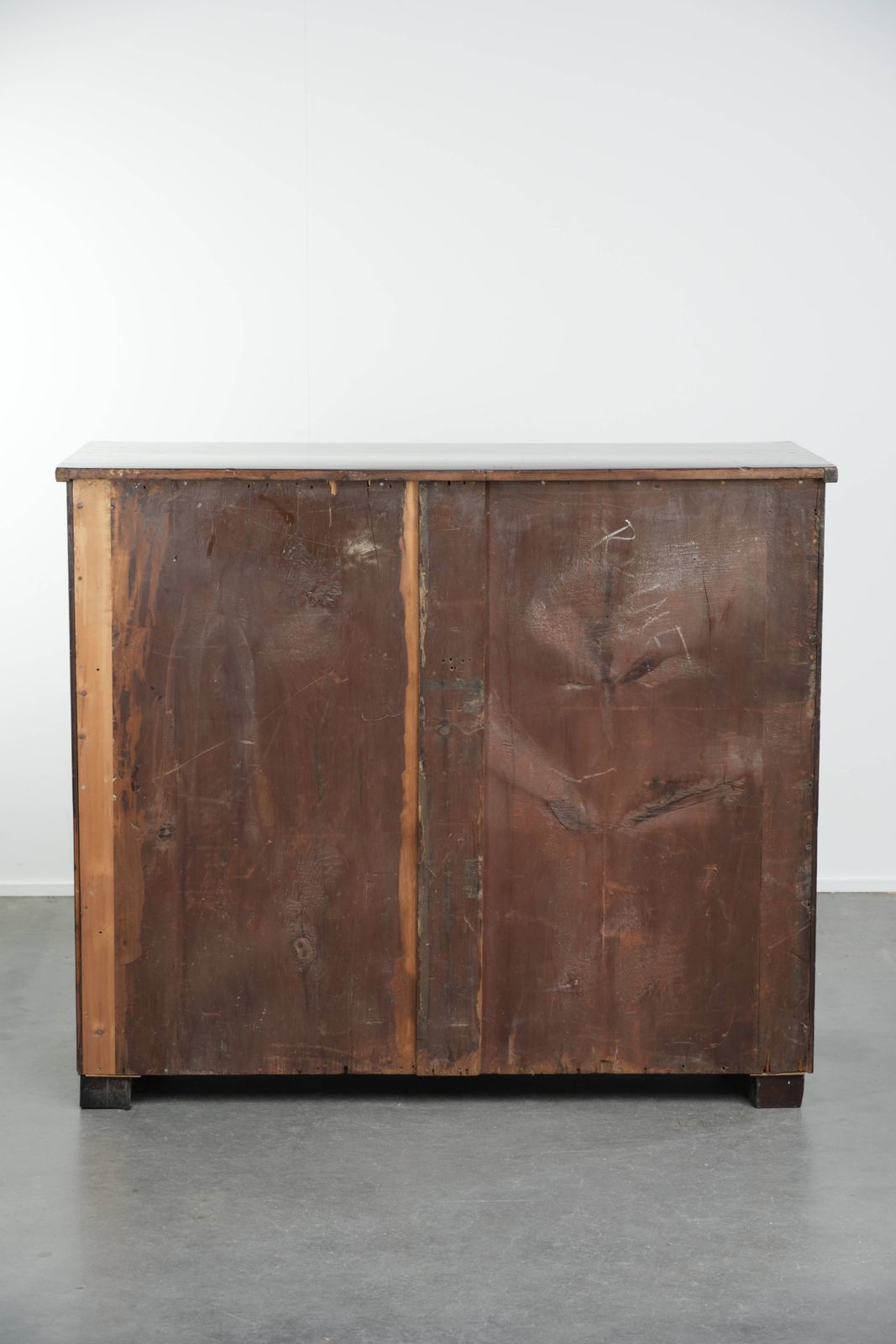 Grote Antieke Engelse Ladekast, Commode uit het Begin van de 19e Eeuw met 5 Lades en Mooie Details. photo 935.0