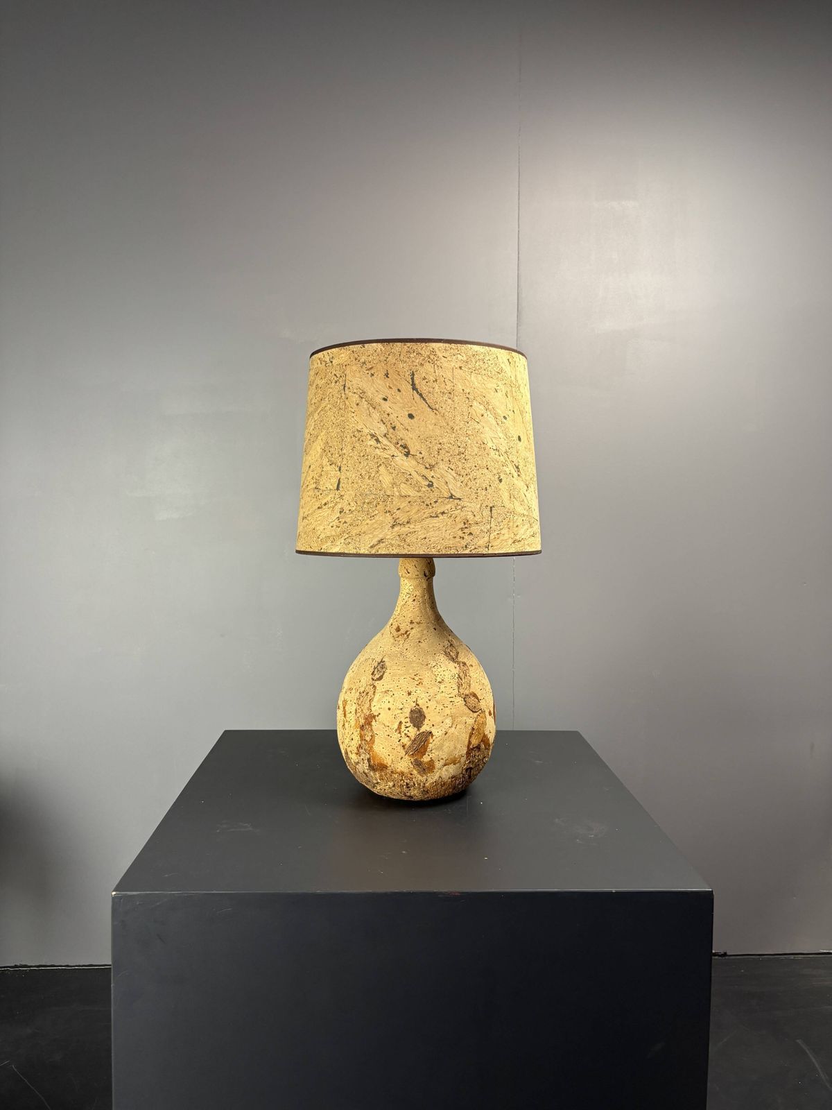 photo buy Lampe de table mid-century en liège, France, années 1960-1970