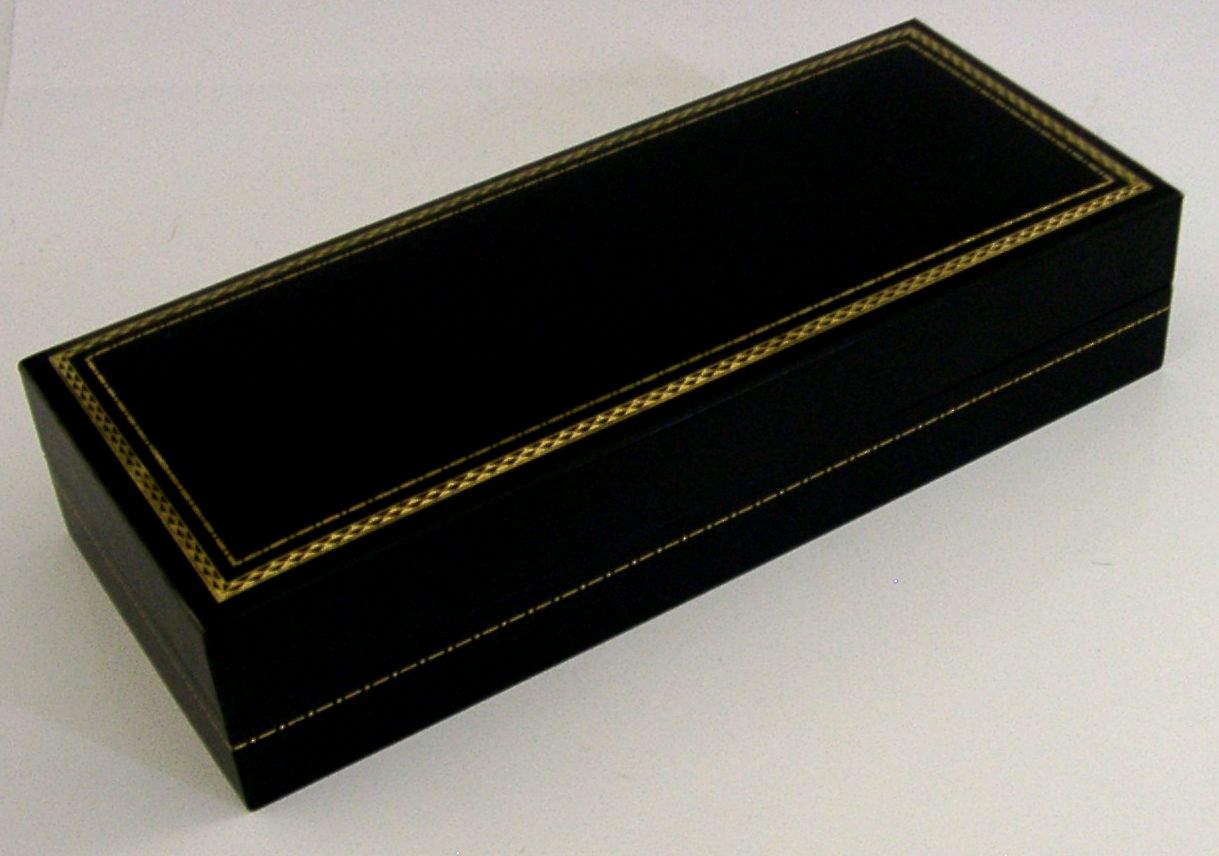 photo for sale Grote Alfred Dunhill verzilverde sigarenkoker in originele doos, ca. 1990