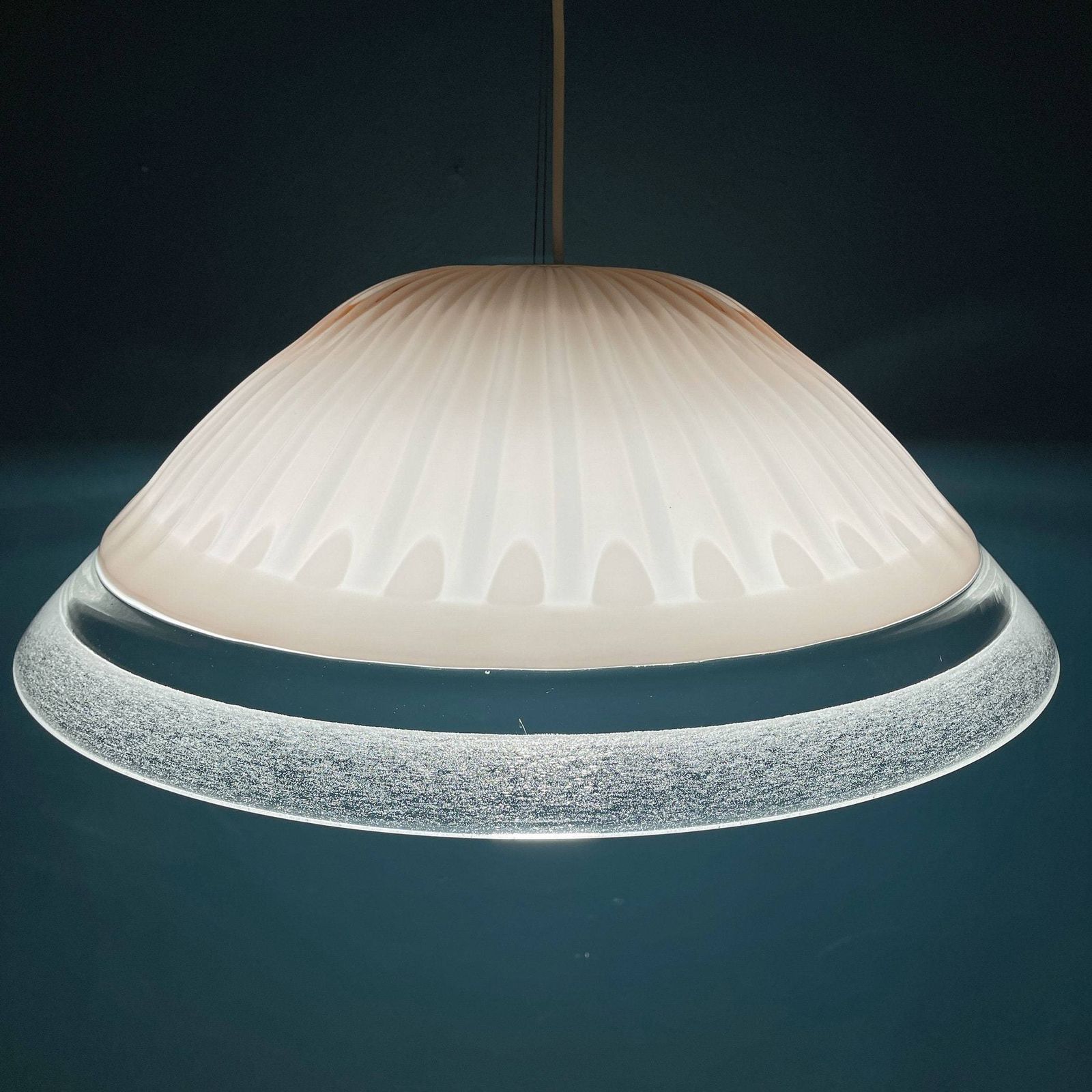 Vintage grote roze Murano glazen kroonluchter Italië jaren 1970 Mid-Century Murano hanglamp photo for sale