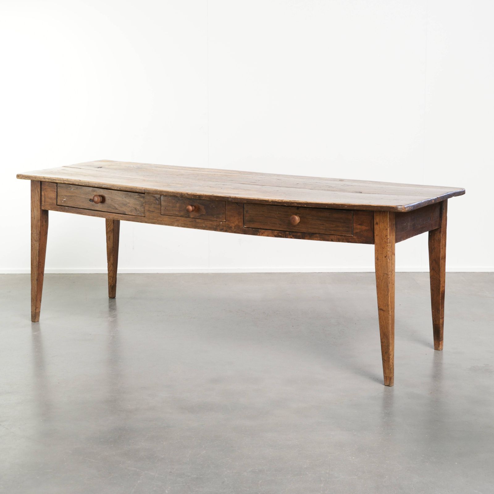 Beautiful, Robust, Weathered Rustic French Farmhouse Dining Table From The Late 19th Century For 4 To 6 People.