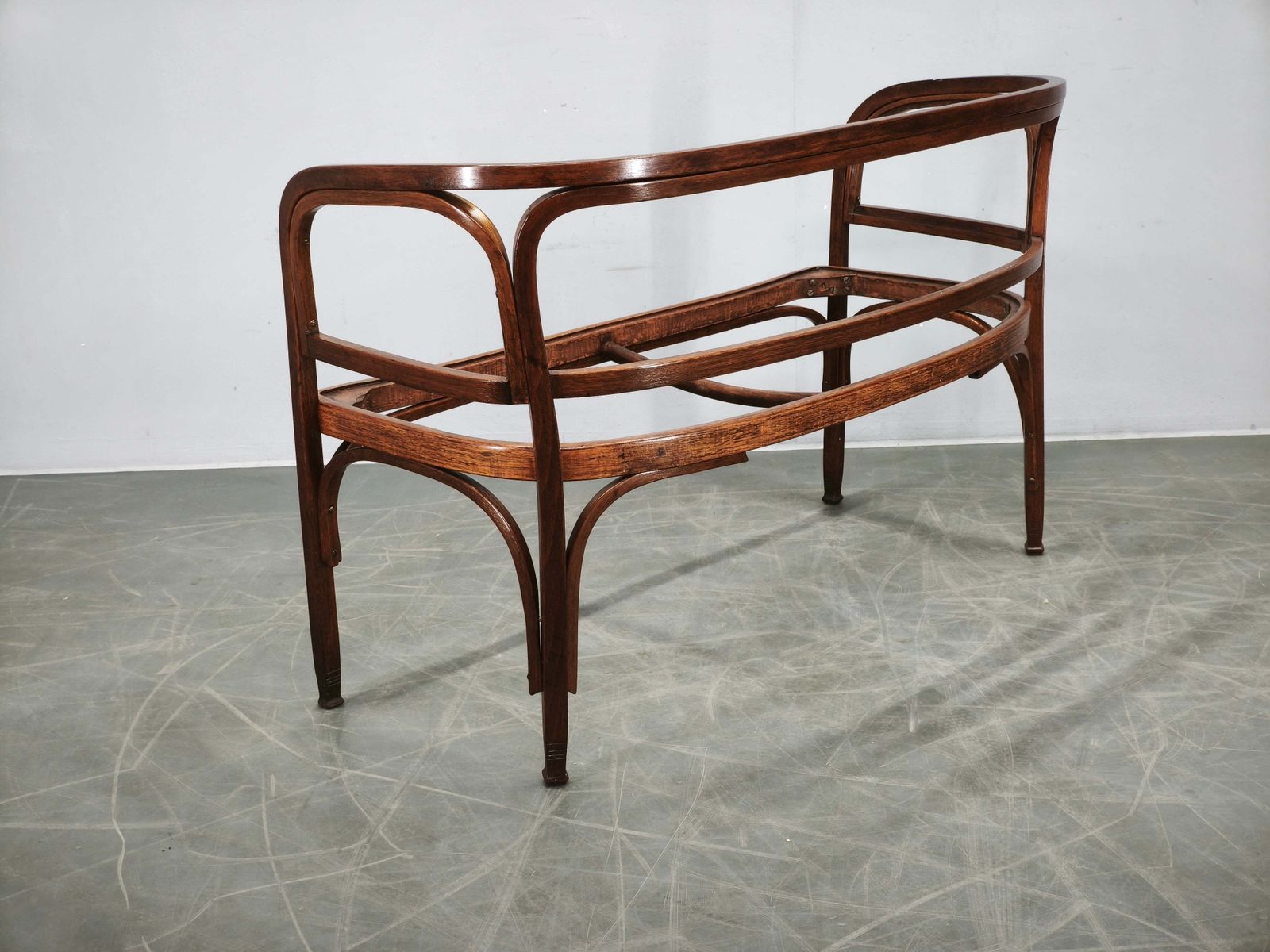 photo buy Gustav Siegel Model 715/C Settee For Jacob & Josef Kohn, Circa 1901