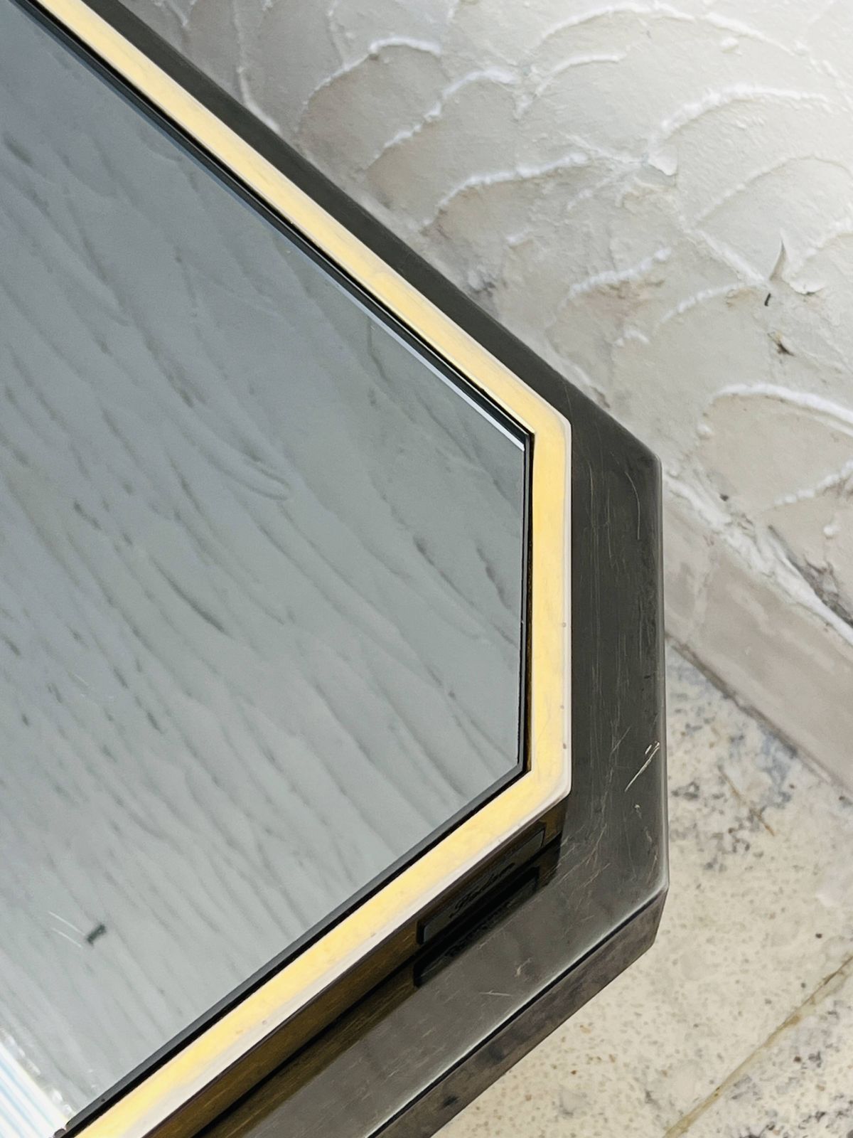Meubels Tweekleurige salontafel in messing en zwart spiegelglas van Fedam photo